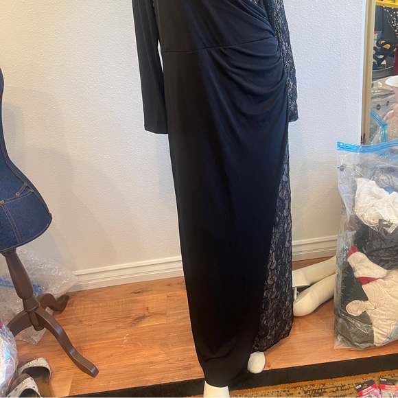 Black formal gown - Picture 3 of 3
